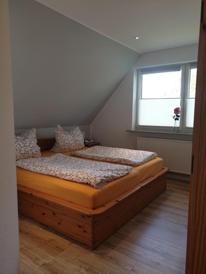 Hus-Annett-Luechttoorm Apartment Tating Luaran gambar